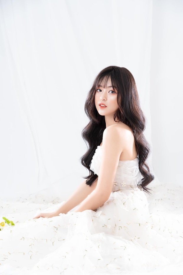 Hot girl bắp cần bơ thi The Face với chủ đề thể hiện sự khác biệt nhưng lại gửi hình... cosplay Jisoo (BLACKPINK) - Ảnh 6. Hot girl bắp cần bơ thi The Face với chủ đề thể hiện sự khác biệt nhưng lại gửi hình... cosplay Jisoo (BLACKPINK) - Ảnh 6.