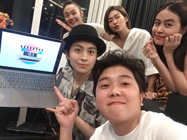 Gil Lê vừa ra MV, Hoàng Thuỳ Linh đã lộ ảnh thân thiết và đăng status ủng hộ bé Trúc: Còn chờ gì mà không công khai? - Ảnh 2. Gil Lê vừa ra MV, Hoàng Thuỳ Linh đã lộ ảnh thân thiết và đăng status ủng hộ bé Trúc: Còn chờ gì mà không công khai? - Ảnh 2.