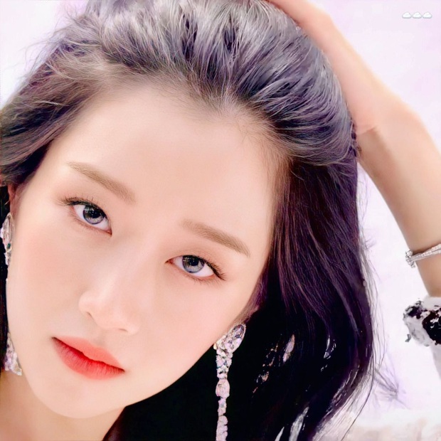 Knet phát sốt với bộ ảnh tạp chí mới của điên nữ Seo Ye Ji: Nhìn xa đã xinh, zoom gần mới càng thêm sốc - Ảnh 5.
