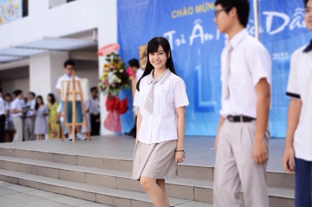 Hotgirl IELTS 8.5 Thảo Tâm khoe ảnh thẻ cấp 3 xinh xắn nhưng nhan sắc hiện tại lại gợi cảm và sành điệu hơn - Ảnh 2.