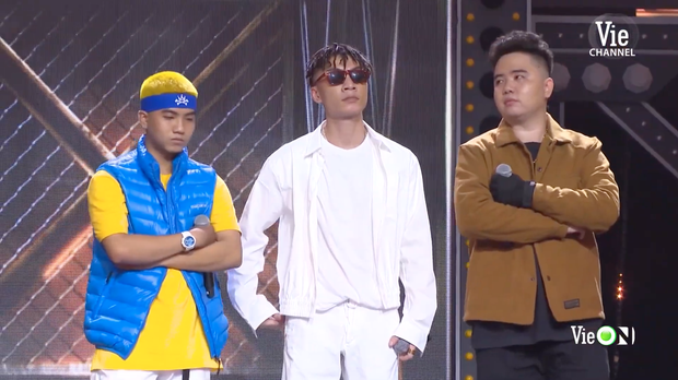 Dân mạng bàn phím chiến sau trận freestyle battle vòng Giải cứu Rap Việt: Là viết trước lời hay sáng tác tại chỗ? - Ảnh 1.
