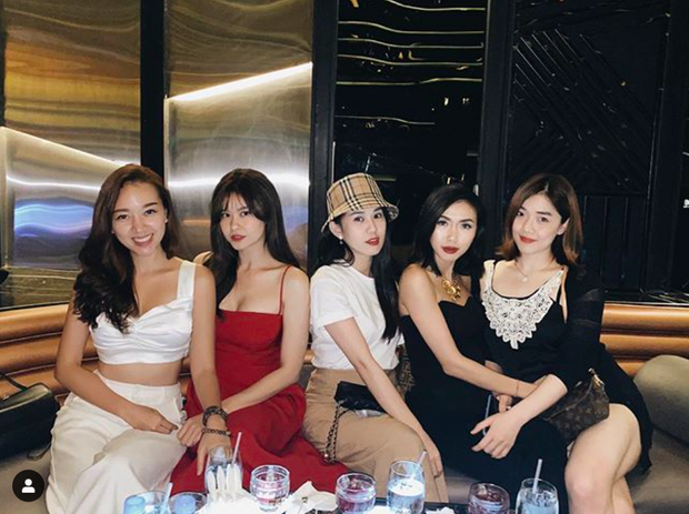 Màn đọ sắc gây sốt của dàn mỹ nhân Vbiz dịp cuối tuần: Gái 1 con Trương Quỳnh Anh át cả Băng Di, Ngọc Thảo nhờ body cực nóng - Ảnh 2. Màn đọ sắc gây sốt của dàn mỹ nhân Vbiz dịp cuối tuần: Gái 1 con Trương Quỳnh Anh át cả Băng Di, Ngọc Thảo nhờ body cực nóng - Ảnh 2.