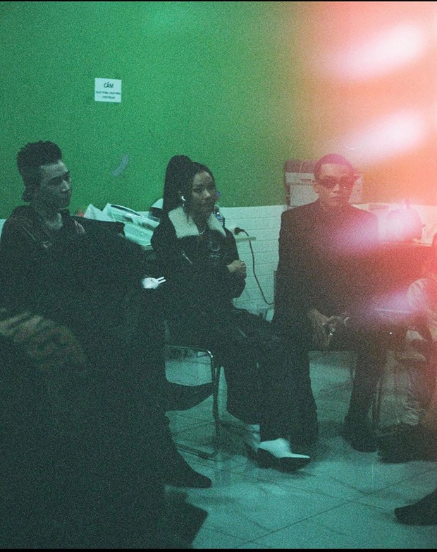 Suboi tung hình hậu trường Rap Việt vừa mờ căm, vừa tự dìm hàng nhưng ai cũng mê! - Ảnh 2. Suboi tung hình hậu trường Rap Việt vừa mờ căm, vừa tự dìm hàng nhưng ai cũng mê! - Ảnh 2.