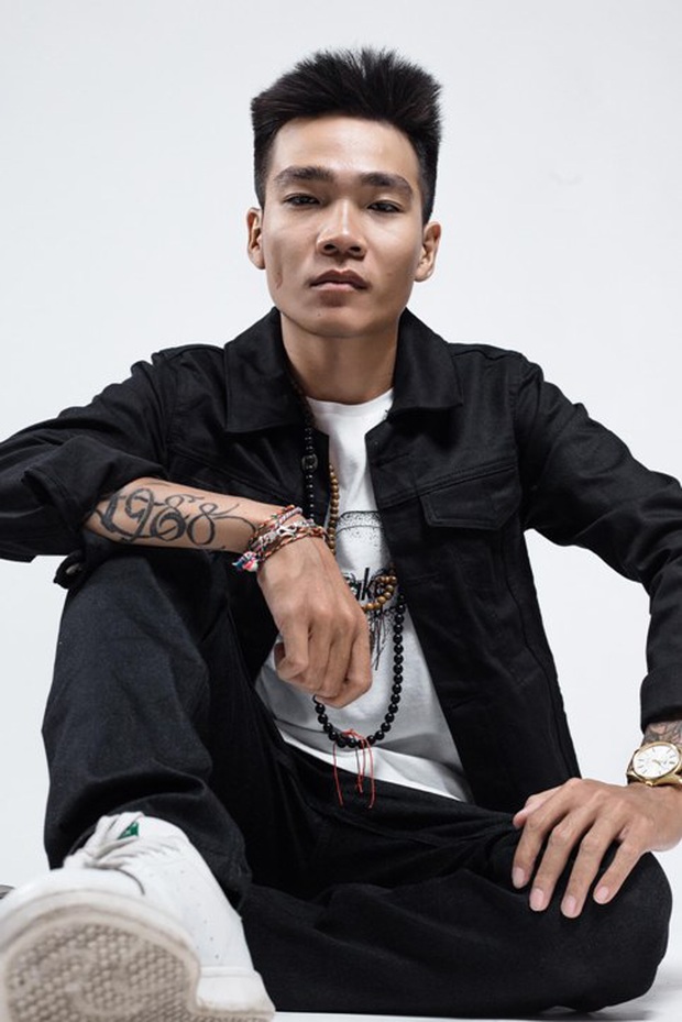 Công Phượng bắn rap “fail” theo phong cách Nghệ An, ai dè Wowy có động thái bất ngờ sau khi được tag tên - Ảnh 9.