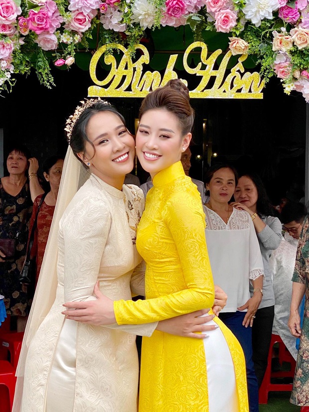 Khánh Vân làm dâu phụ trong đám cưới anh trai, dân tình dán mắt vào nhan sắc chị dâu từng thi Hoa hậu - Ảnh 2. Khánh Vân làm dâu phụ trong đám cưới anh trai, dân tình dán mắt vào nhan sắc chị dâu từng thi Hoa hậu - Ảnh 2.