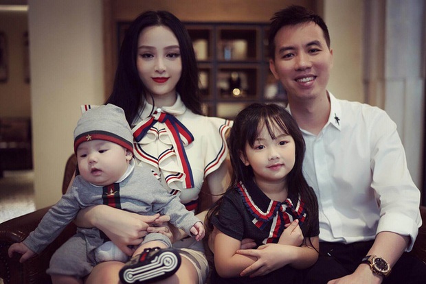 Kiểm kê loạt quà khủng dàn soái ca tặng người yêu mà choáng: Lâu đài 3,5 triệu đô, xe 8 tỷ có đáng bao nhiêu, em thích thì mình mua! - Ảnh 7. Kiểm kê loạt quà khủng dàn soái ca tặng người yêu mà choáng: Lâu đài 3,5 triệu đô, xe 8 tỷ có đáng bao nhiêu, em thích thì mình mua! - Ảnh 7.