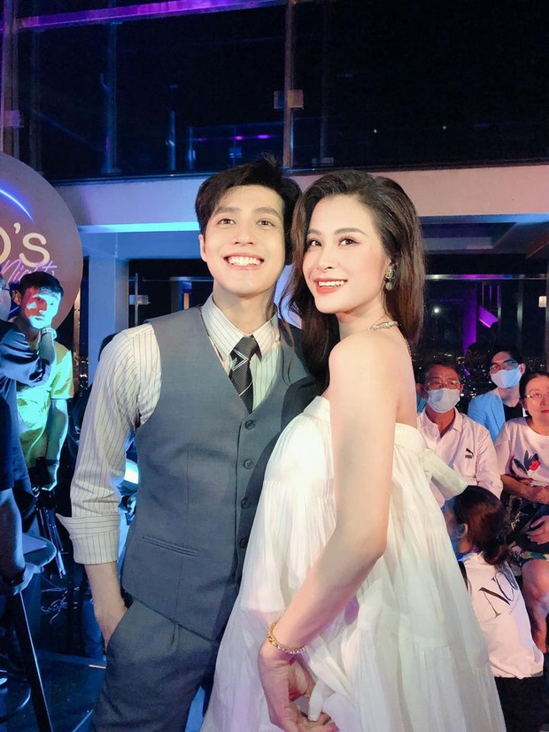 Mê ngất nhan sắc mẹ bầu Đông Nhi ở hậu trường đêm nhạc Noo: Sắp đến ngày vỡ chum mà còn đẹp gì đẹp quá! - Ảnh 9.