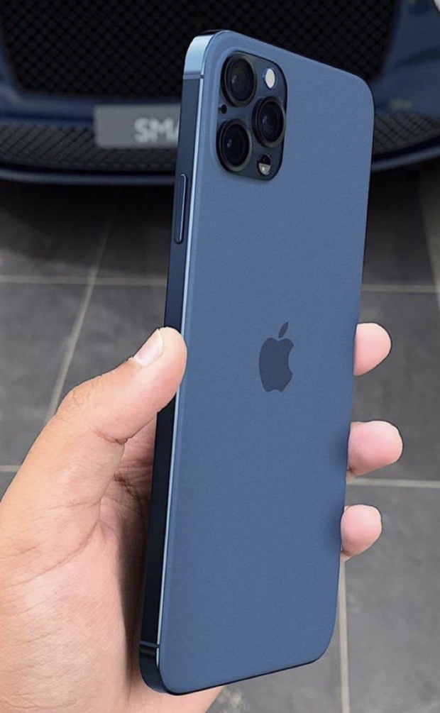 Rò rỉ hình ảnh iPhone 12 Pro Max màu xanh navy, có gì đặc biệt? - Ảnh 1.