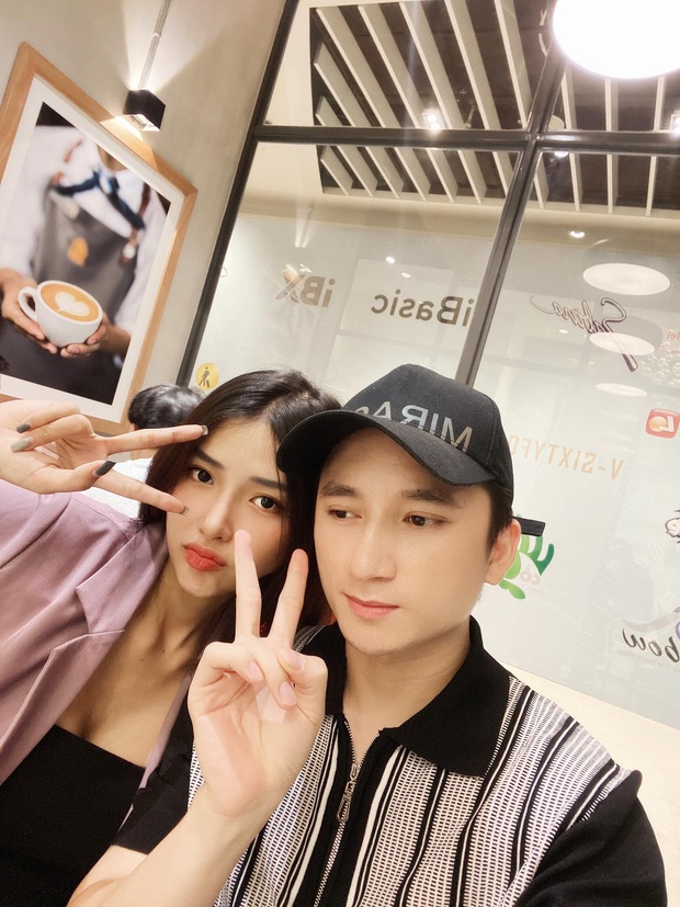 Kiểm kê loạt quà khủng dàn soái ca tặng người yêu mà choáng: Lâu đài 3,5 triệu đô, xe 8 tỷ có đáng bao nhiêu, em thích thì mình mua! - Ảnh 17. Kiểm kê loạt quà khủng dàn soái ca tặng người yêu mà choáng: Lâu đài 3,5 triệu đô, xe 8 tỷ có đáng bao nhiêu, em thích thì mình mua! - Ảnh 17.