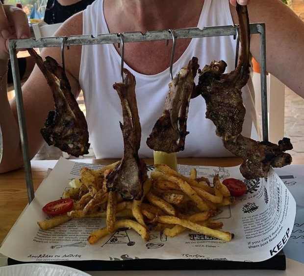 Thực khách “sốc nặng” trước những lần sáng tạo quá lố của các nhà hàng, tôi chỉ muốn ăn một bữa bình thường thôi mà? (Phần 2) - Ảnh 1.