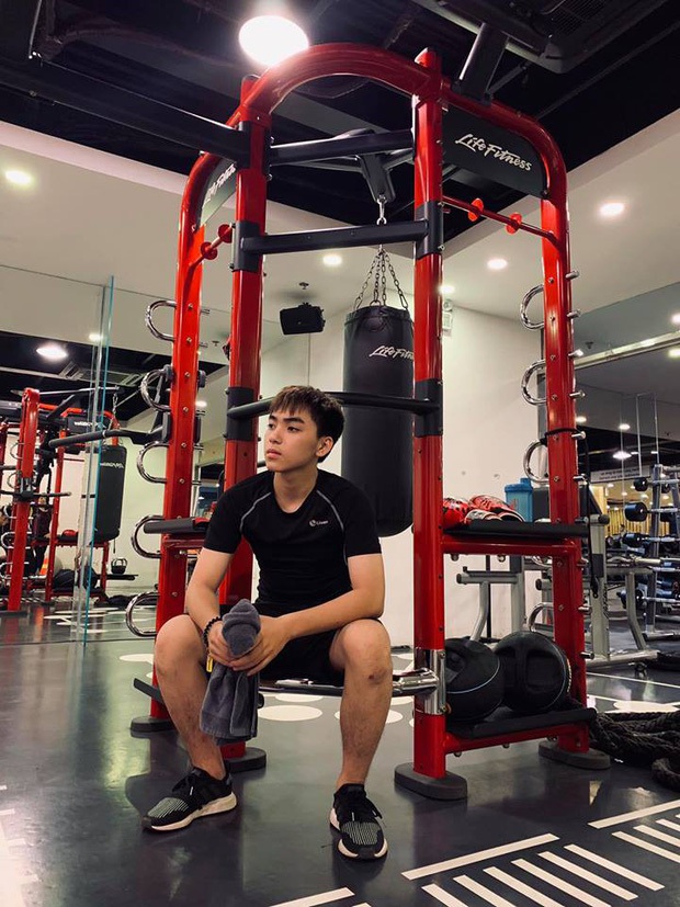 Nhóm hot teen ngày ấy - bây giờ: Chi Bé gợi cảm hơn nhiều nhưng đỉnh nhất vẫn là màn lột xác của Linh Ka - Ảnh 12.