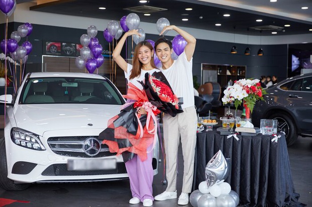 Kiểm kê loạt quà khủng dàn soái ca tặng người yêu mà choáng: Lâu đài 3,5 triệu đô, xe 8 tỷ có đáng bao nhiêu, em thích thì mình mua! - Ảnh 19. Kiểm kê loạt quà khủng dàn soái ca tặng người yêu mà choáng: Lâu đài 3,5 triệu đô, xe 8 tỷ có đáng bao nhiêu, em thích thì mình mua! - Ảnh 19.