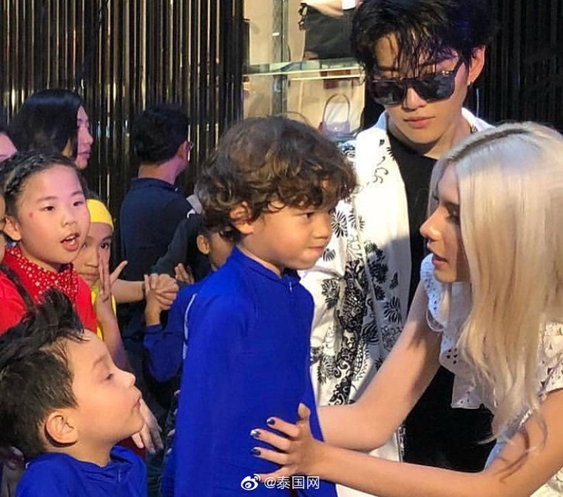 Biến xứ Thái: Mike Angelo kiện bạn gái cũ vì không cho gặp con, cuộc chiến giành quyền nuôi Maxwell căng như dây đàn - Ảnh 6.