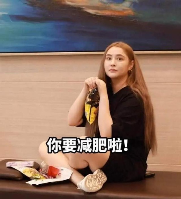 Không thể nhận ra bản sao của Angela Baby: Tăng chóng mặt 20kg, còn đâu nhan sắc từng so kè khốc liệt với Đường Yên - Ảnh 2. Không thể nhận ra bản sao của Angela Baby: Tăng chóng mặt 20kg, còn đâu nhan sắc từng so kè khốc liệt với Đường Yên - Ảnh 2.