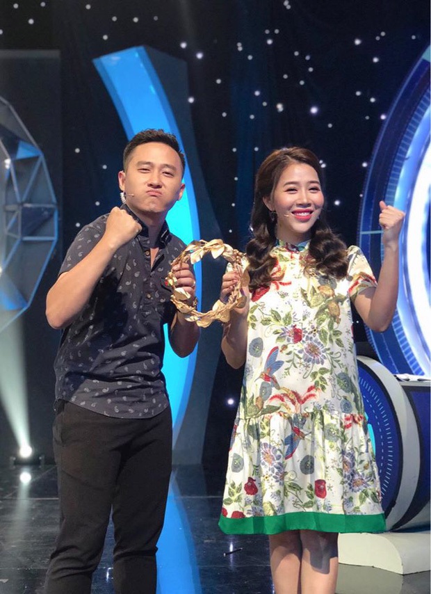 Sự thay đổi ngoạn mục của 10 MC trong 20 năm Olympia: Hầu hết đều lên sếp bự, có người quay lại làm đạo diễn chương trình - Ảnh 13. Sự thay đổi ngoạn mục của 10 MC trong 20 năm Olympia: Hầu hết đều lên sếp bự, có người quay lại làm đạo diễn chương trình - Ảnh 13.