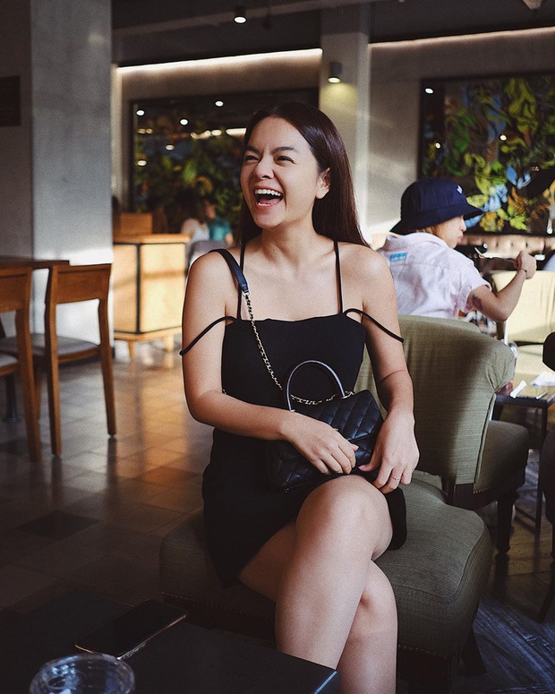 Nhóm H.A.T ngày ấy bây giờ: Phạm Quỳnh Anh ngày càng gợi cảm, nhưng gây choáng nhất là nhan sắc tuổi U40 của cô bạn cùng tên - Ảnh 6. Nhóm H.A.T ngày ấy bây giờ: Phạm Quỳnh Anh ngày càng gợi cảm, nhưng gây choáng nhất là nhan sắc tuổi U40 của cô bạn cùng tên - Ảnh 6.