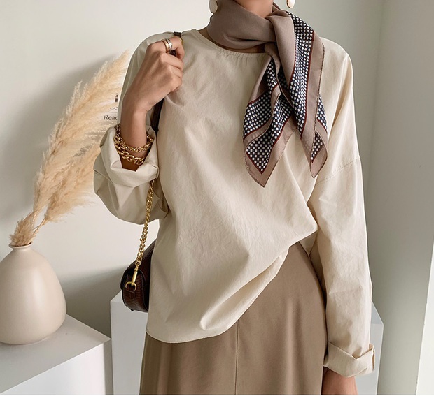 Áo blouse trơn màu đúng là chân ái của nàng công sở, có đến 10 cách diện sang xịn hết cỡ - Ảnh 9. Áo blouse trơn màu đúng là chân ái của nàng công sở, có đến 10 cách diện sang xịn hết cỡ - Ảnh 9.