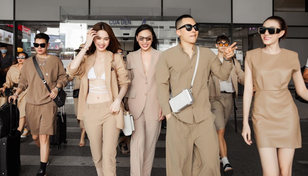 Vũ Khắc Tiệp lên tiếng trước loạt ảnh cùng Ngọc Trinh và nhóm bạn vui đùa, không đeo khẩu trang ở sân bay giữa mùa dịch - Ảnh 3. Vũ Khắc Tiệp lên tiếng trước loạt ảnh cùng Ngọc Trinh và nhóm bạn vui đùa, không đeo khẩu trang ở sân bay giữa mùa dịch - Ảnh 3.