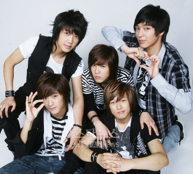 Đội hình lâu năm nhất của 9 nhóm nhạc Kpop: DBSK mất thành viên nhưng vẫn chạy tốt cả thập kỉ, 1 nhóm lập kỉ lục 22 năm chưa từng đổi người - Ảnh 7. Đội hình lâu năm nhất của 9 nhóm nhạc Kpop: DBSK mất thành viên nhưng vẫn chạy tốt cả thập kỉ, 1 nhóm lập kỉ lục 22 năm chưa từng đổi người - Ảnh 7.