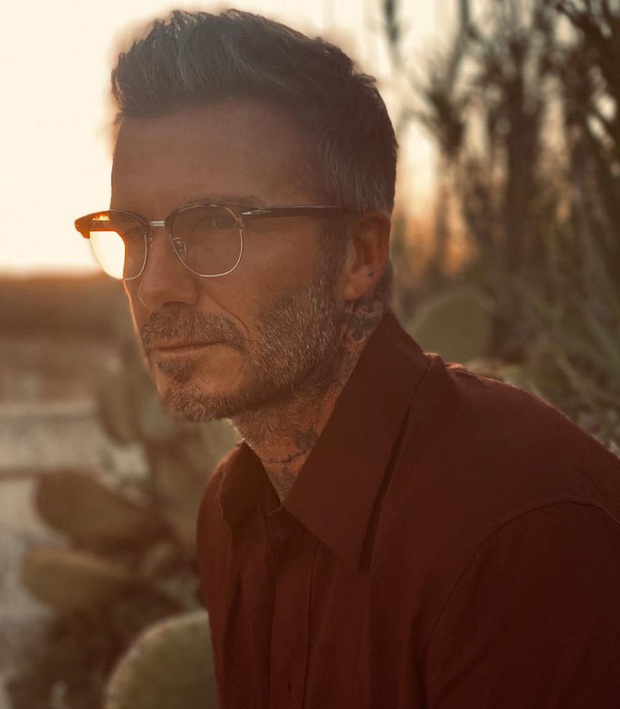 Đăng ảnh ở tuổi 45 do chính cậu cả Brooklyn chụp, David Beckham khiến các fan điên đảo vì vẻ nam tính khó cưỡng - Ảnh 1. Đăng ảnh ở tuổi 45 do chính cậu cả Brooklyn chụp, David Beckham khiến các fan điên đảo vì vẻ nam tính khó cưỡng - Ảnh 1.