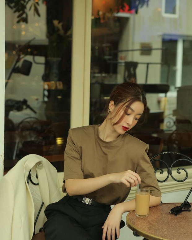 Hoa hậu Đỗ Mỹ Linh đã khác xưa lắm rồi, đụng độ Hương Giang mà chẳng kém cạnh về độ chất - Ảnh 10. Hoa hậu Đỗ Mỹ Linh đã khác xưa lắm rồi, đụng độ Hương Giang mà chẳng kém cạnh về độ chất - Ảnh 10.