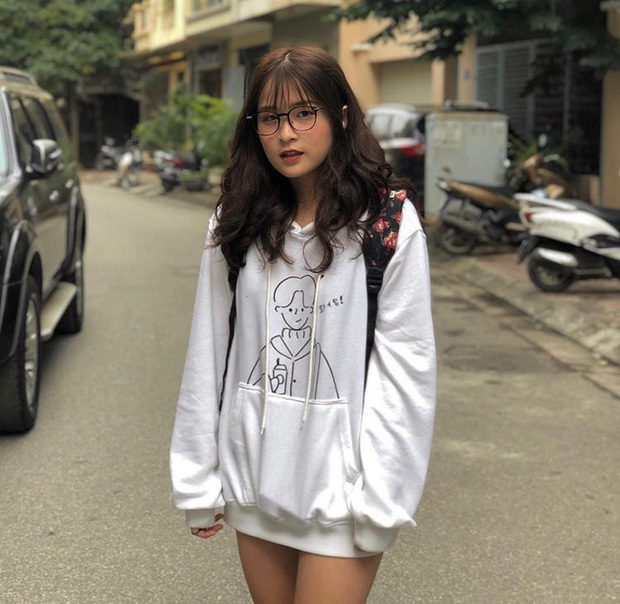 Hội gái xinh mới lớp 12 nhưng không phải dạng vừa: Người quản lý cả chục nhân viên, người là reviewer của kênh YouTube 2 triệu subs - Ảnh 15. Hội gái xinh mới lớp 12 nhưng không phải dạng vừa: Người quản lý cả chục nhân viên, người là reviewer của kênh YouTube 2 triệu subs - Ảnh 15.