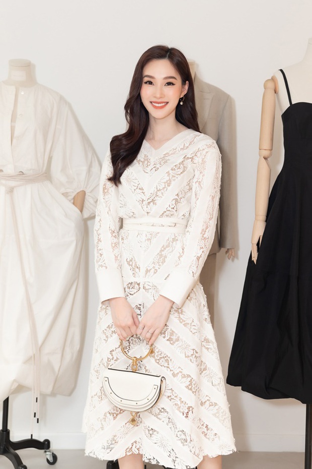 Kiểu áo ren của tiểu tam hot nhất MXH cần được các chị em xếp vào danh sách tuyệt chủng vì vừa xấu lại kém sang - Ảnh 6. Kiểu áo ren của tiểu tam hot nhất MXH cần được các chị em xếp vào danh sách tuyệt chủng vì vừa xấu lại kém sang - Ảnh 6.