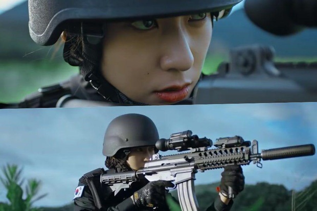 Sau Kim Ji Won, cuối cùng đã xuất hiện nữ thần quân đội xứ Hàn: Cân luôn ảnh siêu cận, ánh mắt sắc lạnh gây bão MXH - Ảnh 7. Sau Kim Ji Won, cuối cùng đã xuất hiện nữ thần quân đội xứ Hàn: Cân luôn ảnh siêu cận, ánh mắt sắc lạnh gây bão MXH - Ảnh 7.