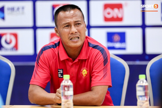 HLV Thanh Hoá: Trọng tài bắt như thế, đội có Quang Hải cũng không thắng được - Ảnh 1. HLV Thanh Hoá: Trọng tài bắt như thế, đội có Quang Hải cũng không thắng được - Ảnh 1.