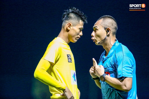 HLV Thanh Hoá: Trọng tài bắt như thế, đội có Quang Hải cũng không thắng được - Ảnh 2. HLV Thanh Hoá: Trọng tài bắt như thế, đội có Quang Hải cũng không thắng được - Ảnh 2.