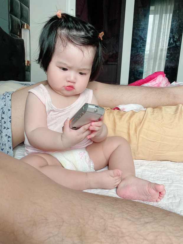 Ngọc Trinh khoe cháu gái ruột mà ai cũng xuýt xoa: Mắt to tròn hưởng gen của dì ruột, mỹ nhân tương lai đây rồi! - Ảnh 7. Ngọc Trinh khoe cháu gái ruột mà ai cũng xuýt xoa: Mắt to tròn hưởng gen của dì ruột, mỹ nhân tương lai đây rồi! - Ảnh 7.