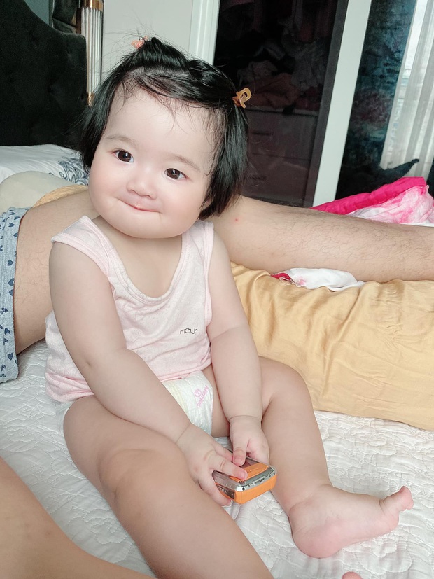 Ngọc Trinh khoe cháu gái ruột mà ai cũng xuýt xoa: Mắt to tròn hưởng gen của dì ruột, mỹ nhân tương lai đây rồi! - Ảnh 6. Ngọc Trinh khoe cháu gái ruột mà ai cũng xuýt xoa: Mắt to tròn hưởng gen của dì ruột, mỹ nhân tương lai đây rồi! - Ảnh 6.