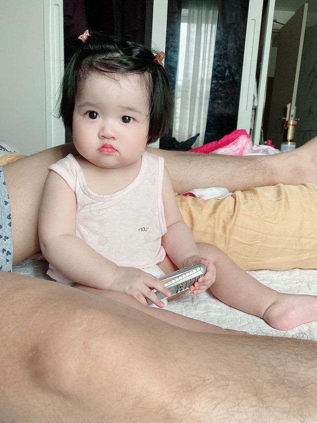 Ngọc Trinh khoe cháu gái ruột mà ai cũng xuýt xoa: Mắt to tròn hưởng gen của dì ruột, mỹ nhân tương lai đây rồi! - Ảnh 4. Ngọc Trinh khoe cháu gái ruột mà ai cũng xuýt xoa: Mắt to tròn hưởng gen của dì ruột, mỹ nhân tương lai đây rồi! - Ảnh 4.