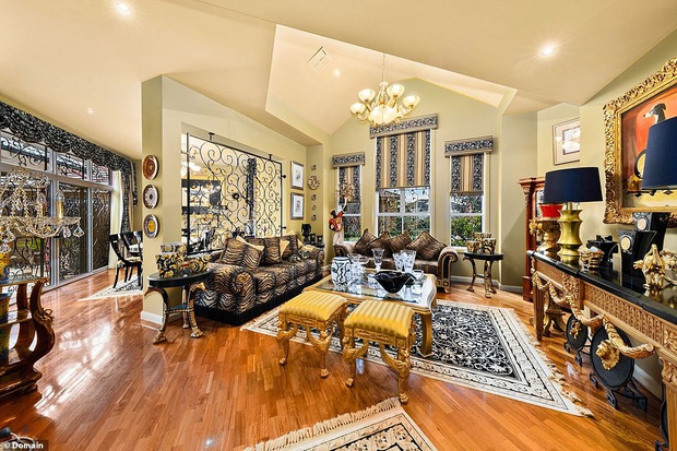 Biệt thự màu hồng lấy cảm hứng từ thương hiệu Versace nổi tiếng báo giá gần 60 tỷ đồng, nội thất bên trong mới thực sự gây choáng ngợp - Ảnh 4.