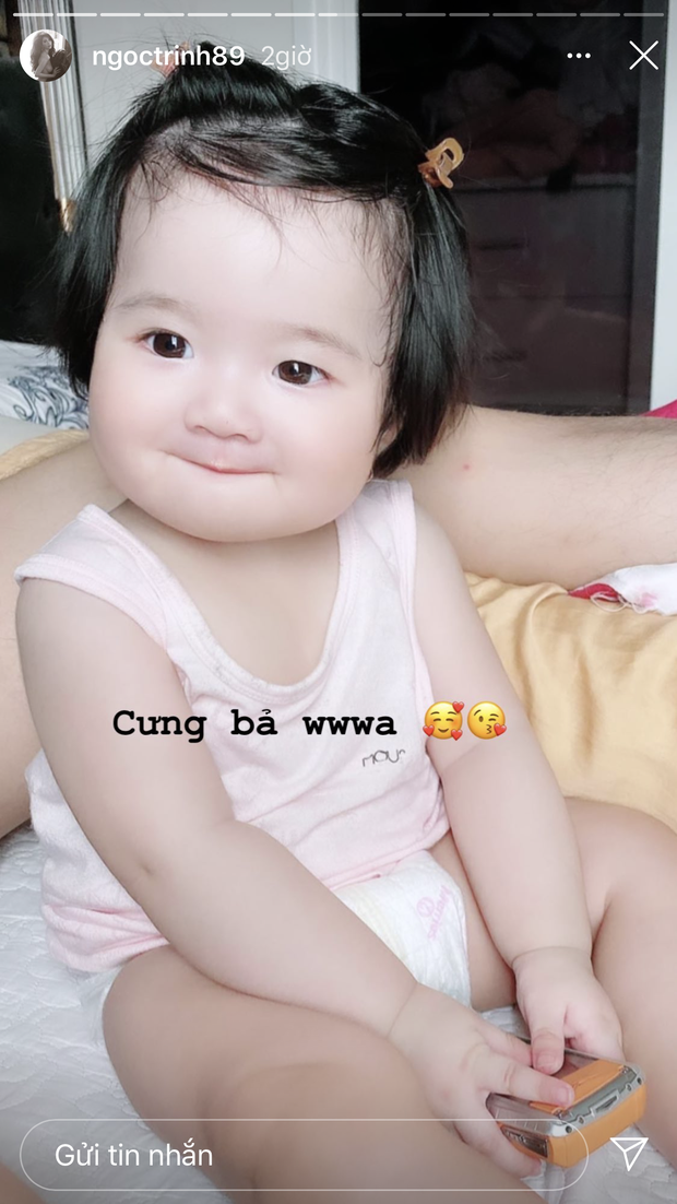 Ngọc Trinh khoe cháu gái ruột mà ai cũng xuýt xoa: Mắt to tròn hưởng gen của dì ruột, mỹ nhân tương lai đây rồi! - Ảnh 2. Ngọc Trinh khoe cháu gái ruột mà ai cũng xuýt xoa: Mắt to tròn hưởng gen của dì ruột, mỹ nhân tương lai đây rồi! - Ảnh 2.