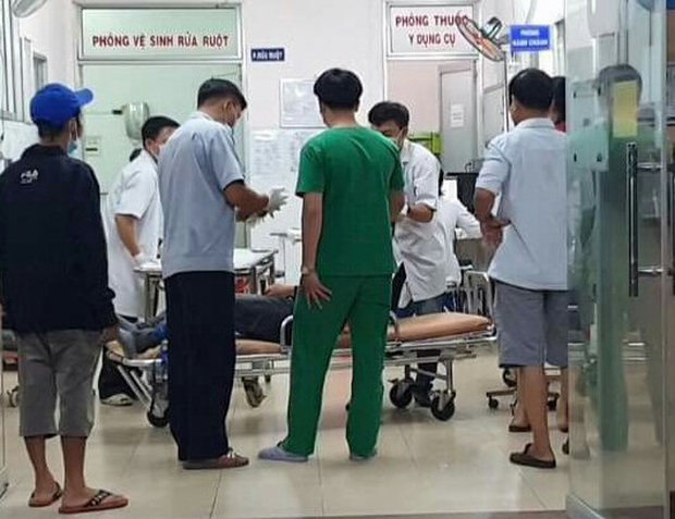 Đang ăn cơm bị kẻ lạ mặt xông vào nhà chém gần lìa cánh tay - Ảnh 1. Đang ăn cơm bị kẻ lạ mặt xông vào nhà chém gần lìa cánh tay - Ảnh 1.