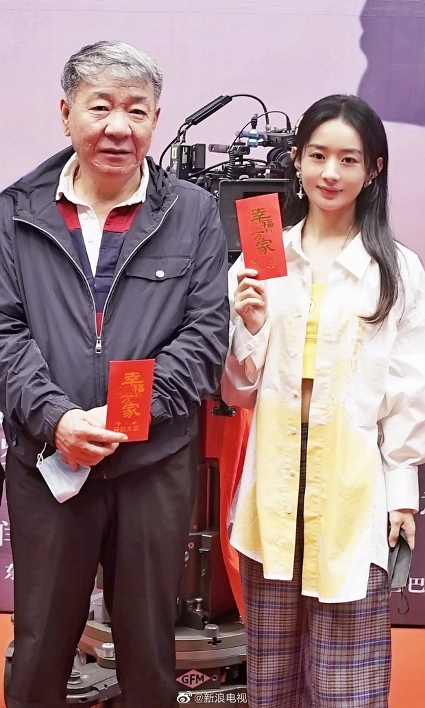 Triệu Lệ Dĩnh lộ gương mặt sưng vù, nhan sắc xuống dốc trong loạt ảnh không chỉnh sửa tại sự kiện hôm nay - Ảnh 7. Triệu Lệ Dĩnh lộ gương mặt sưng vù, nhan sắc xuống dốc trong loạt ảnh không chỉnh sửa tại sự kiện hôm nay - Ảnh 7.