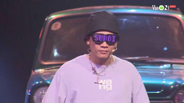 Liên tục hóa cô bé mùa đông đen từ đầu tới chân, Suboi cuối cùng cũng đã chịu gợi cảm hơn ở Rap Việt! - Ảnh 5.