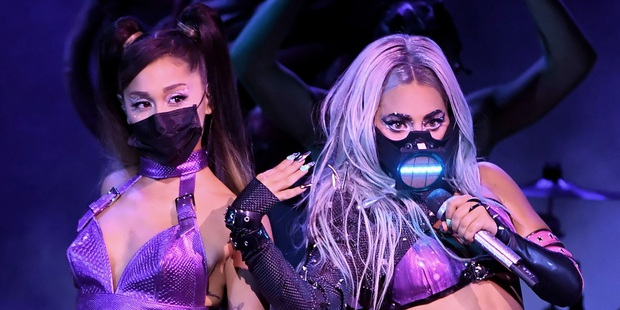 Dân mạng tranh cãi dữ dội chuyện Ariana Grande và Lady Gaga có hát nhép tại MTV VMAs 2020? - Ảnh 3.