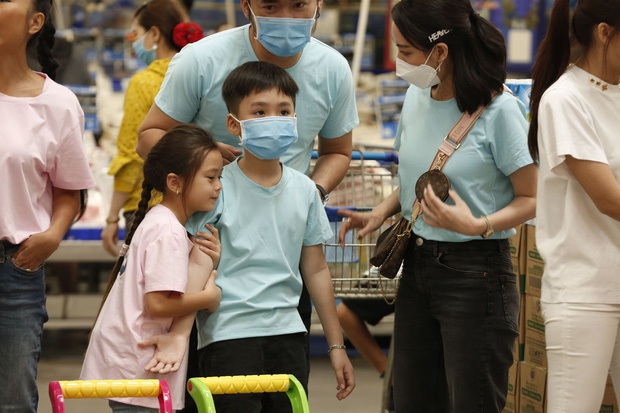 Hội mẹ bỉm sữa Vbiz hội ngộ, ai dè bị khoảnh khắc cưng xỉu của 2 nhóc tỳ nhà Thu Trang - Đoan Trang giật spotlight - Ảnh 5. Hội mẹ bỉm sữa Vbiz hội ngộ, ai dè bị khoảnh khắc cưng xỉu của 2 nhóc tỳ nhà Thu Trang - Đoan Trang giật spotlight - Ảnh 5.