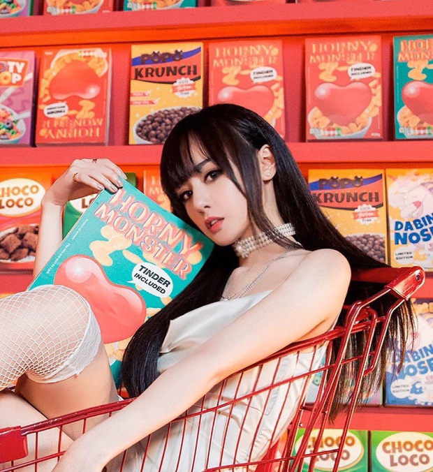 So nhan sắc bạn gái Karik trong ảnh sống ảo và lúc livestream, có khác gì không? - Ảnh 4.