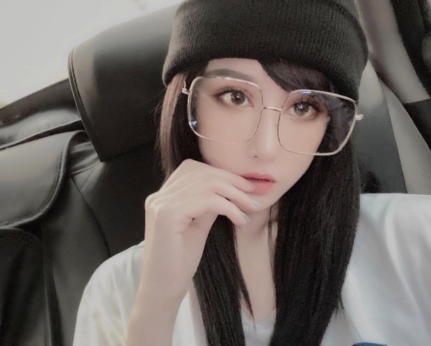 So nhan sắc bạn gái Karik trong ảnh sống ảo và lúc livestream, có khác gì không? - Ảnh 6.