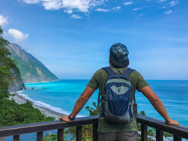 YouTuber bị gắn mác “giàu ngầm” của Việt Nam: Từng đến 30 quốc gia, mỗi năm đổ hết tiền bạc đi hơn trăm chuyến bay xa xỉ để review - Ảnh 5. YouTuber bị gắn mác “giàu ngầm” của Việt Nam: Từng đến 30 quốc gia, mỗi năm đổ hết tiền bạc đi hơn trăm chuyến bay xa xỉ để review - Ảnh 5.