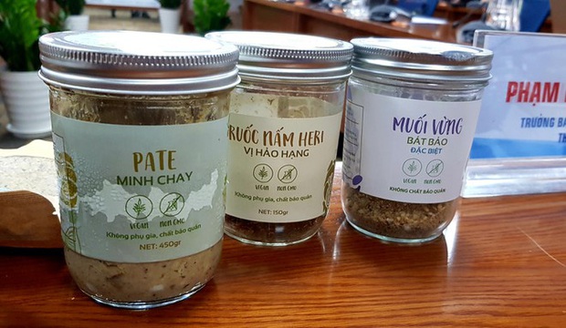 Tiết lộ sốc về phí điều trị cho hai chị em ruột ở Long An ngộ độc pate Minh Chay: 40 ngày điều trị gia đình đã chi gần 1 tỷ đồng - Ảnh 1. Tiết lộ sốc về phí điều trị cho hai chị em ruột ở Long An ngộ độc pate Minh Chay: 40 ngày điều trị gia đình đã chi gần 1 tỷ đồng - Ảnh 1.