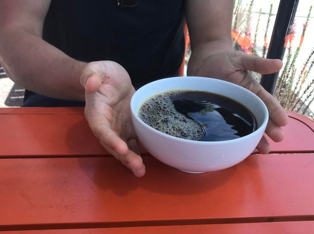 Tôi chỉ muốn order món đồ uống bình thường, thế mà các quán này lại mang ra toàn thứ “trời ơi đất hỡi” gì không vậy? - Ảnh 1. Tôi chỉ muốn order món đồ uống bình thường, thế mà các quán này lại mang ra toàn thứ “trời ơi đất hỡi” gì không vậy? - Ảnh 1.