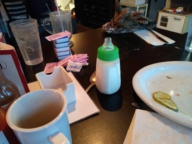 Tôi chỉ muốn order món đồ uống bình thường, thế mà các quán này lại mang ra toàn thứ “trời ơi đất hỡi” gì không vậy? - Ảnh 25. Tôi chỉ muốn order món đồ uống bình thường, thế mà các quán này lại mang ra toàn thứ “trời ơi đất hỡi” gì không vậy? - Ảnh 25.