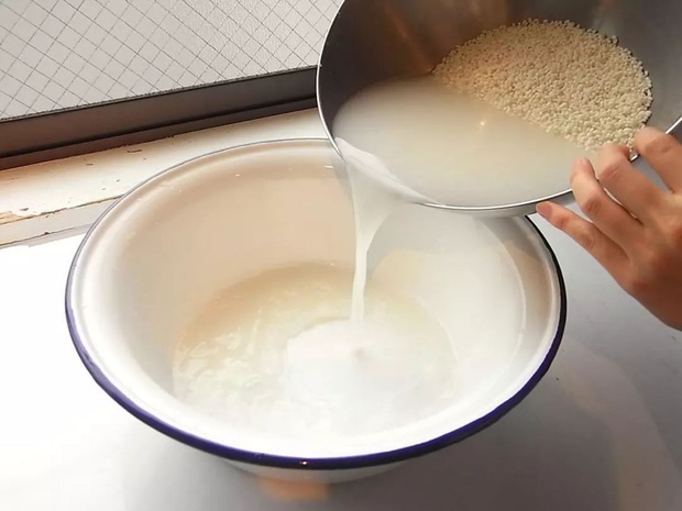 Rửa mặt theo cách của phụ nữ Nhật, Thiều Bảo Trang khoe thành quả da căng mịn trắng sáng - Ảnh 8. Rửa mặt theo cách của phụ nữ Nhật, Thiều Bảo Trang khoe thành quả da căng mịn trắng sáng - Ảnh 8.