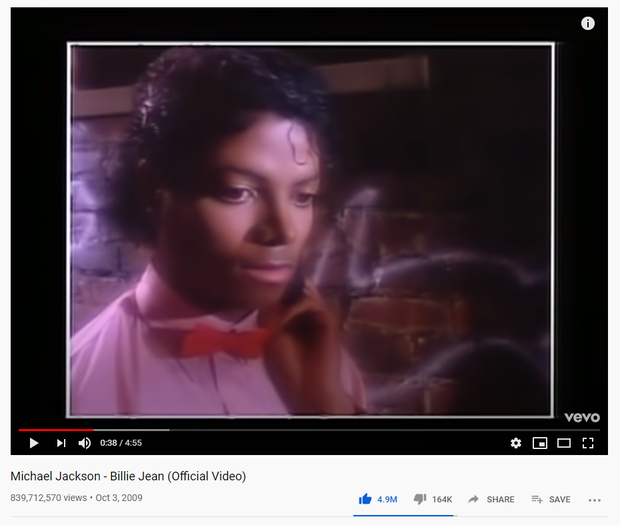 Dở khóc dở cười: Fan của Michael Jackson đang nhờ cậy fan BTS ủng hộ để đánh bại Whitney Houston trong cuộc chiến tỉ view? - Ảnh 2.