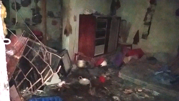 TP.HCM: Phòng trọ bốc cháy sau khi người đàn ông đi nhậu về  - Ảnh 1.