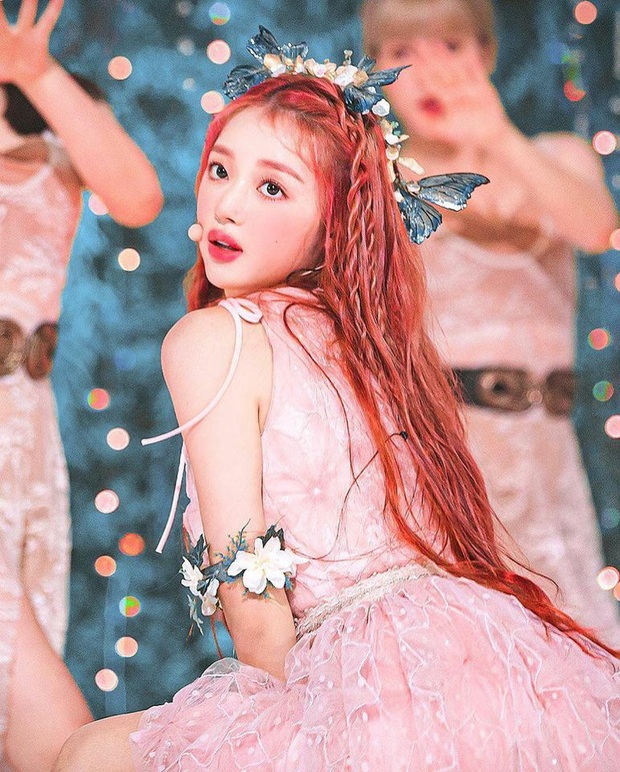 Nhan sắc mỹ nhân vừa vượt mặt BLACKPINK và nữ thần Red Velvet: Trên sân khấu gây sốt vì đẹp đến mức tưởng tiên tử đời thực - Ảnh 2.